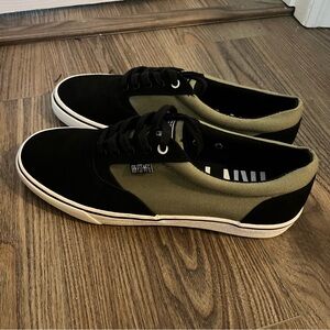 NIB IRN FST Black and Green Men's Sneakers 8.5